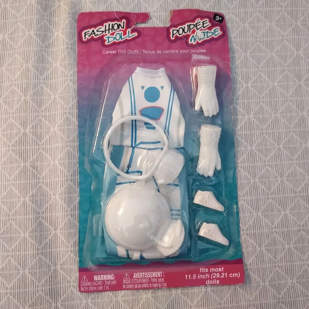 Poupee Mode Clothes Lot of 3 Fashion Doll Barbie Style NIP Winter Career Outfit